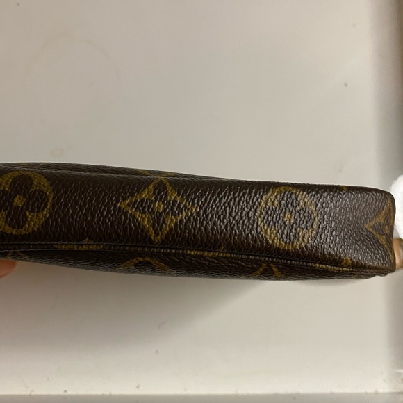 SOLD !!! ❤️Authentic Louis Vuitton Mini Pochette - Picture 4 of 7